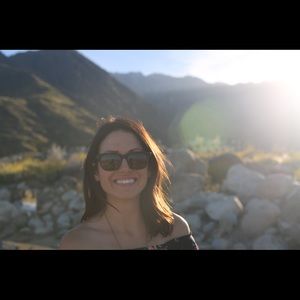 Meet your Posher, Lorrena